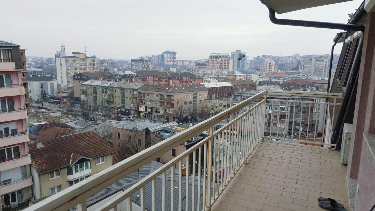 Welcoming In Prishtina Apartamento Pristina Exterior foto